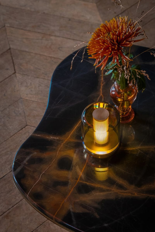Wireless table lamps as a candle alternative for hospitality